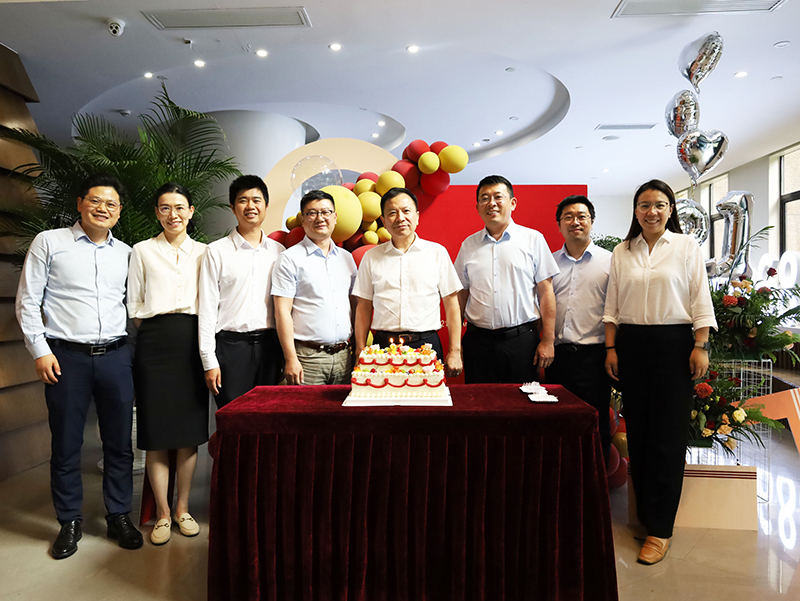 二十一载 智造未来丨贺东方国际股份廿一诞辰，再启新篇